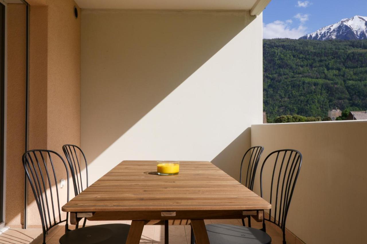 Modern Apartment Close To Martigny Train Station Dış mekan fotoğraf